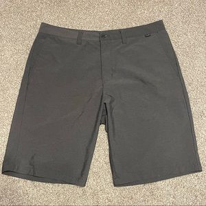 Men’s Travis Mathew Golf Shorts Size 36
